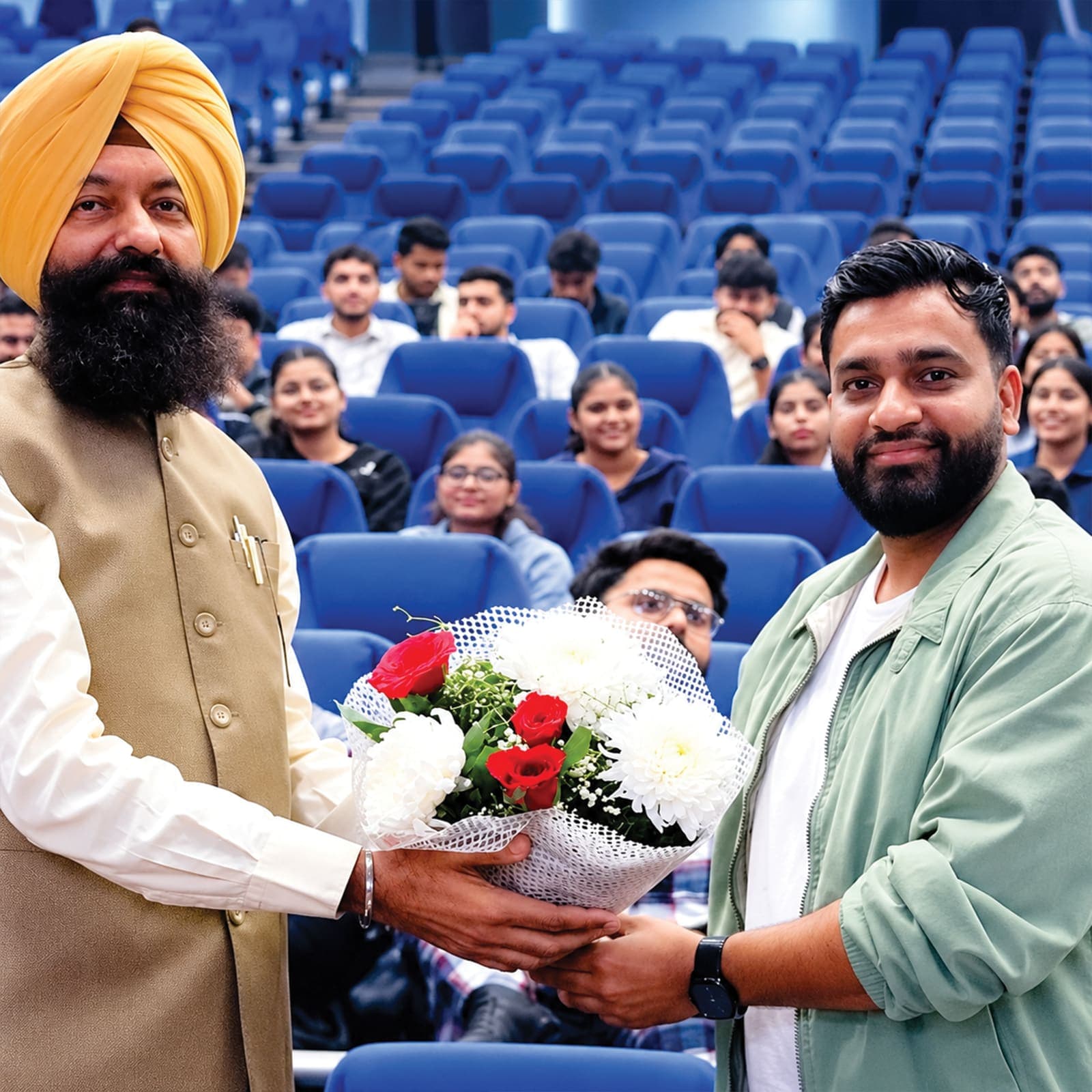 A warm welcome before the session
