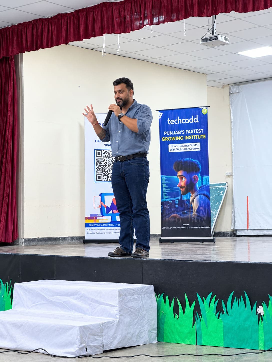 Founder Gourav Gupta speaking to students